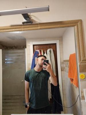 660858283: Chico busca chica en Cádiz