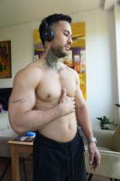 647045713: Chico busca chica en Madrid