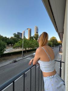 Chica busca chico en Madrid: Chica busca chico