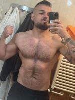 654832604: Chico busca chica en Barcelona