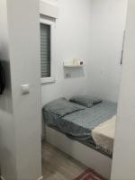 689716218: Chica busca chico en Madrid