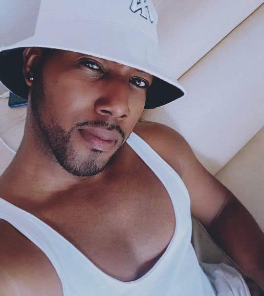 632912823: Chico busca chica en Las Palmas