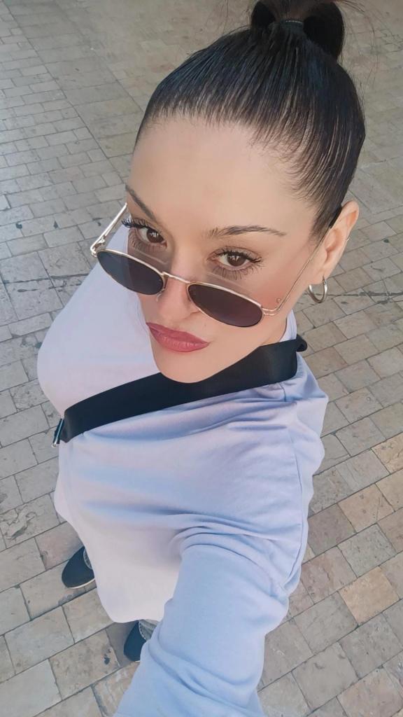 672863020: Chica busca chico en Valencia