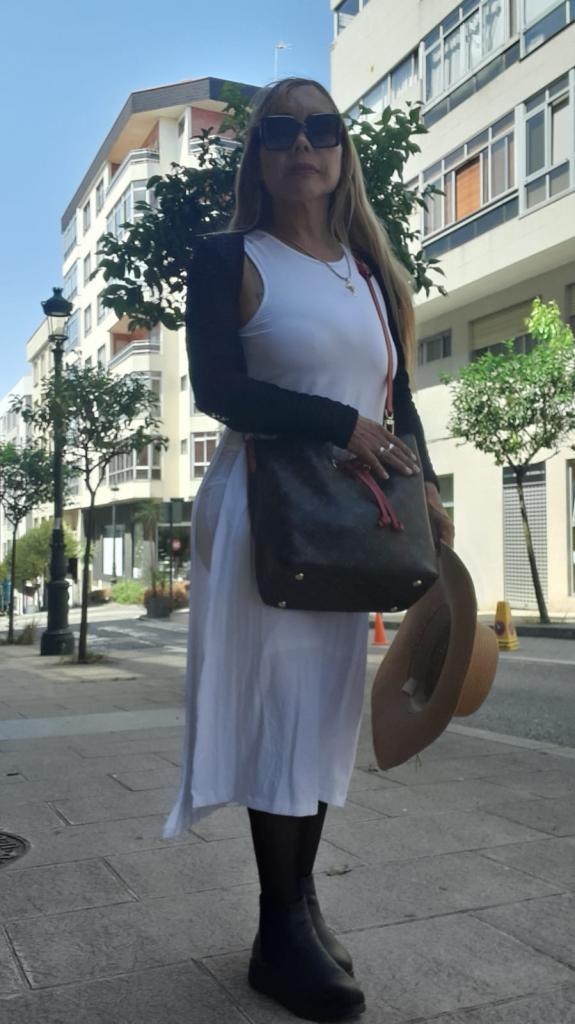 603144383: Transexual en Pontevedra