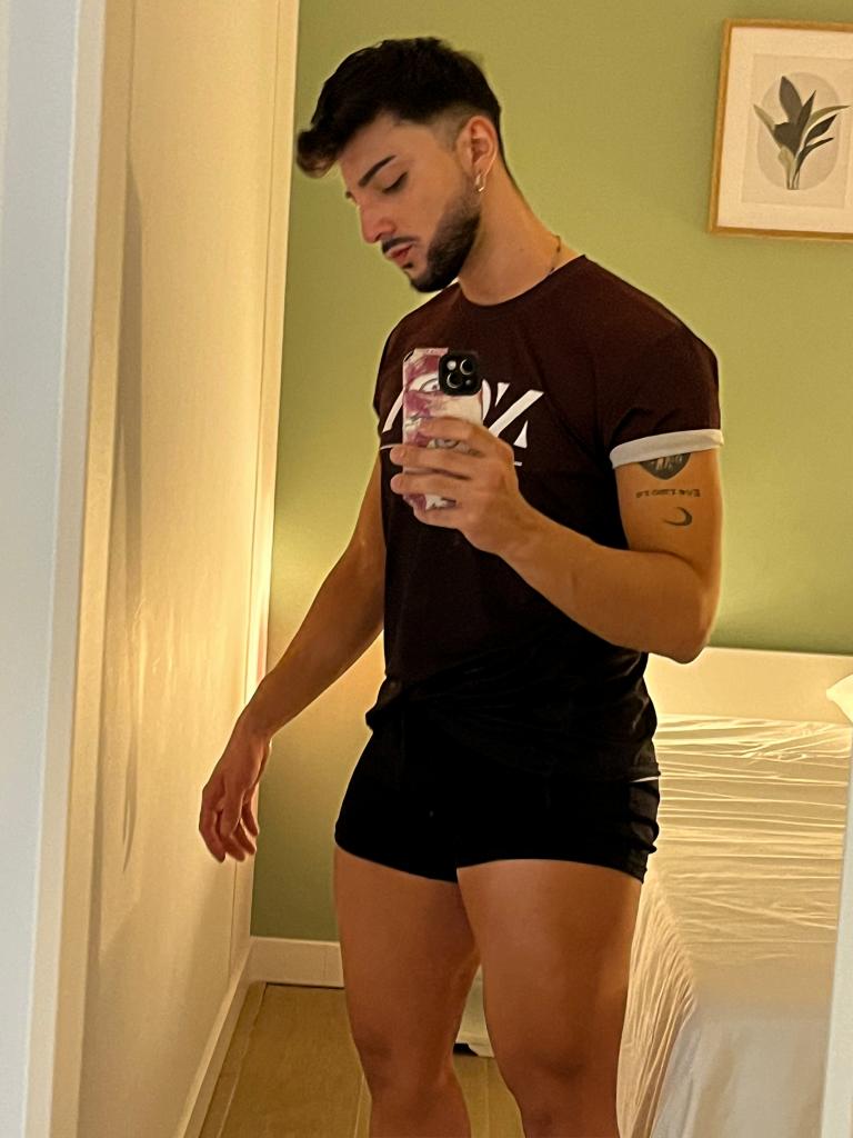 637705099: Chico busca chica en Tarragona