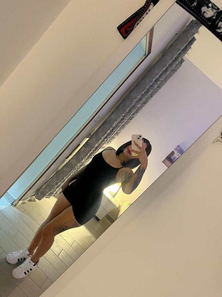 631605960: Chica busca chico en Barcelona