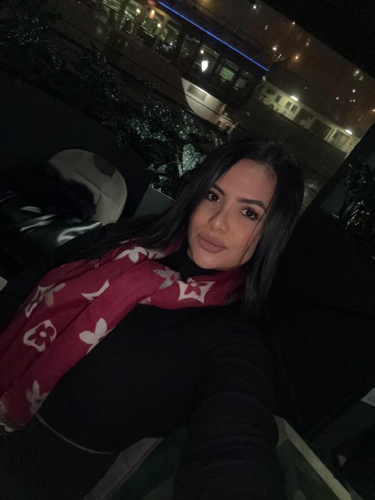 664489169: Chica busca chico en Ceuta