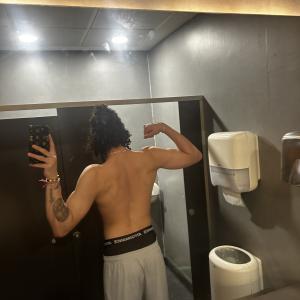 613599333: Chico busca chica en Madrid