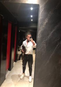 651783112: Chico busca chica en Madrid