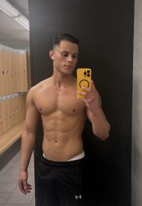 695174111: Chico busca chica en Madrid