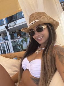 631970771: Chica busca chico en La Coruña