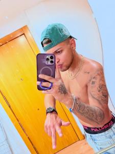 674713300: Chico busca chica en Zaragoza