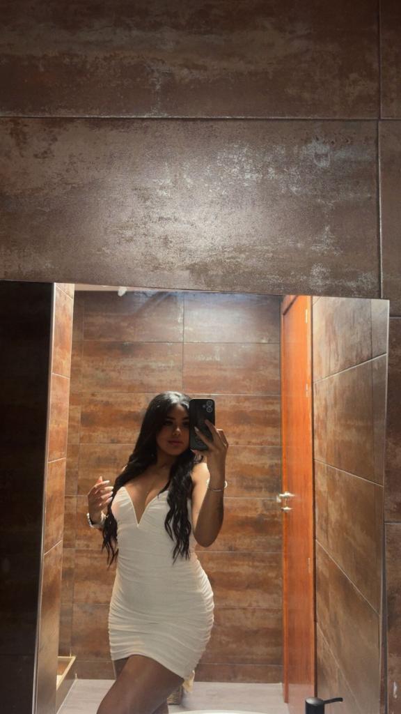 674837514: Chica busca chico en Sevilla