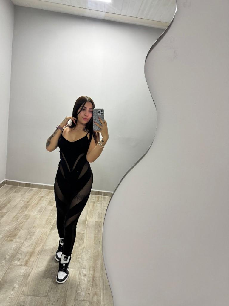 610183144: Chica busca chico en Málaga