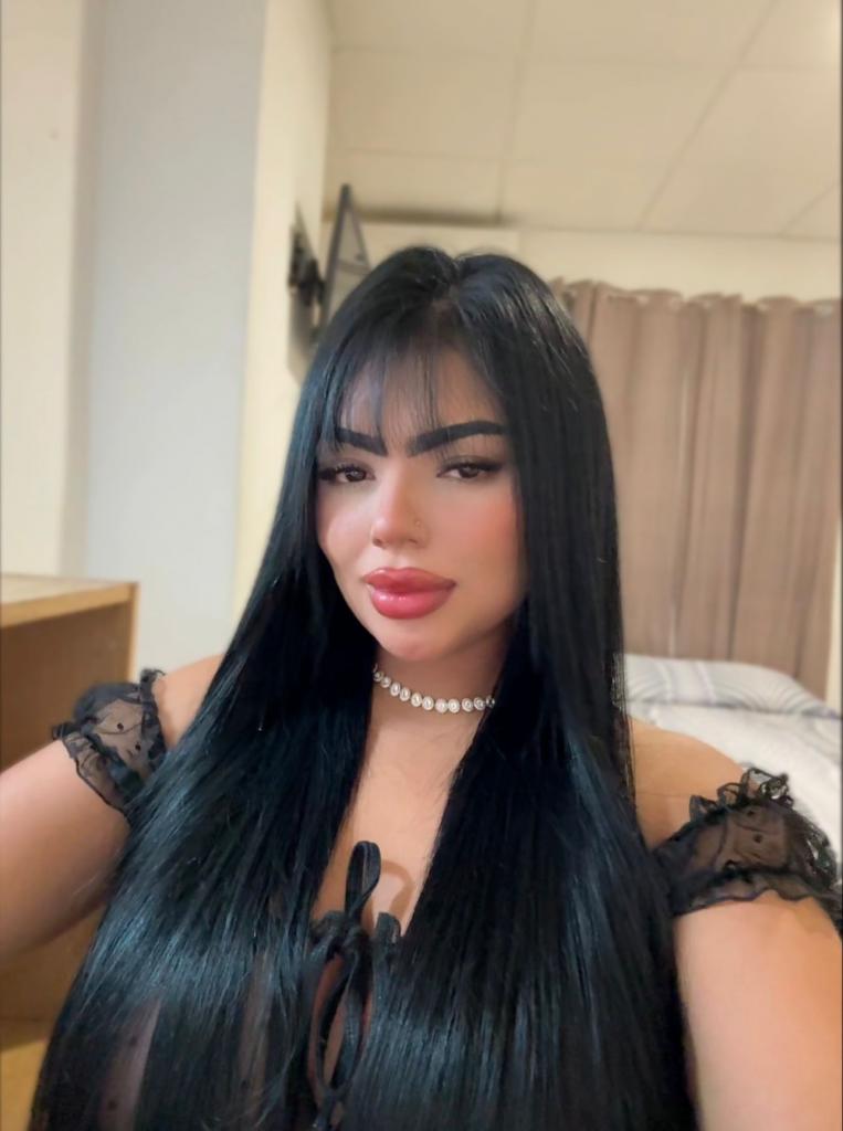 631329886: Chica busca chico en Valencia