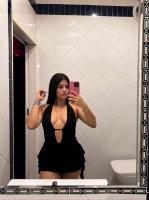 617440311: Chica busca chico en Sevilla