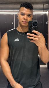 631780828: Chico busca chica en Barcelona