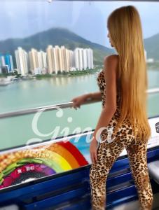 658325594: Chica busca chico en Barcelona