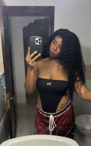 655818434: Chica busca chico en Barcelona