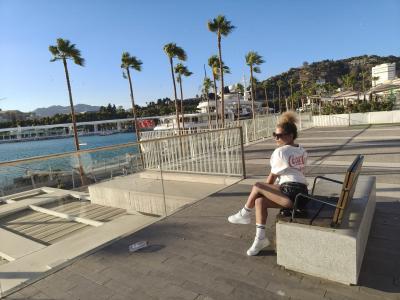 602521162: Chica busca chico en Sevilla