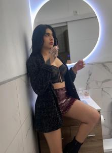 615694299: Chica busca chico en Madrid