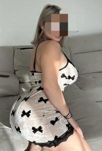643849977: Chica busca chico en Barcelona