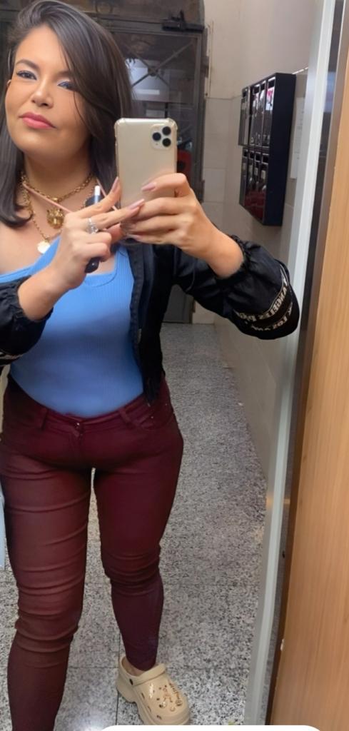 672921207: Chica busca chico en Navarra