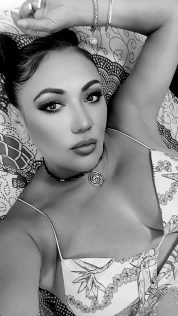 677459135: Chica busca chico en Tenerife