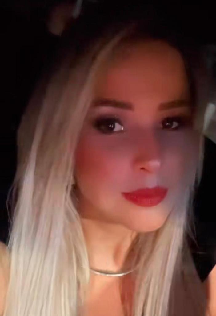 643541030: Chica busca chico en La Coruña