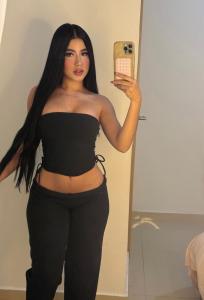 634077214: Chica busca chico en Barcelona