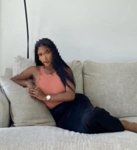 614642387: Chica busca chico en Gerona