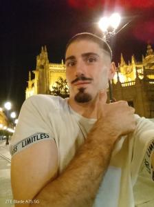 645543915: Chico busca chica en Málaga