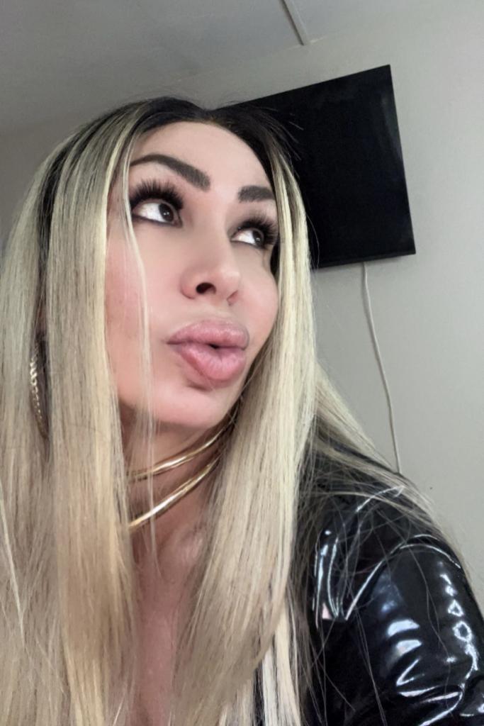 623255947: Transexual en Barcelona
