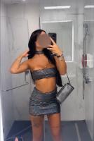 613924785: Chica busca chico en Sevilla