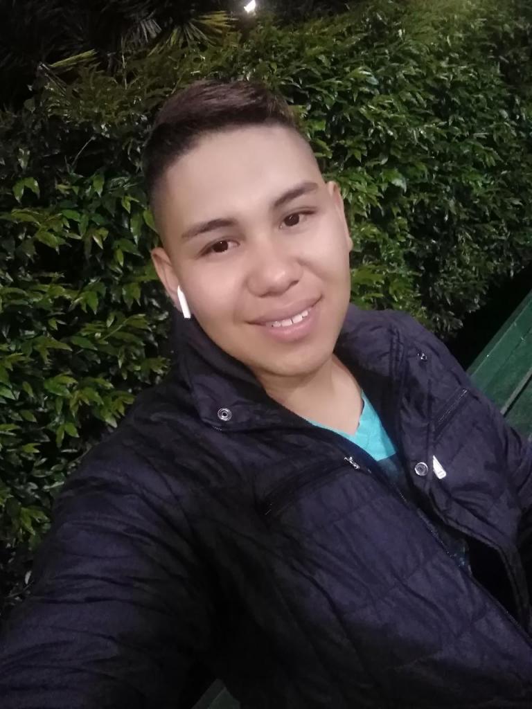 Chico busca chica en Málaga: 