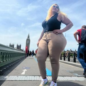 641498198: Chica busca chico en Madrid