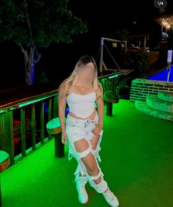 647936333: Chica busca chico en Málaga