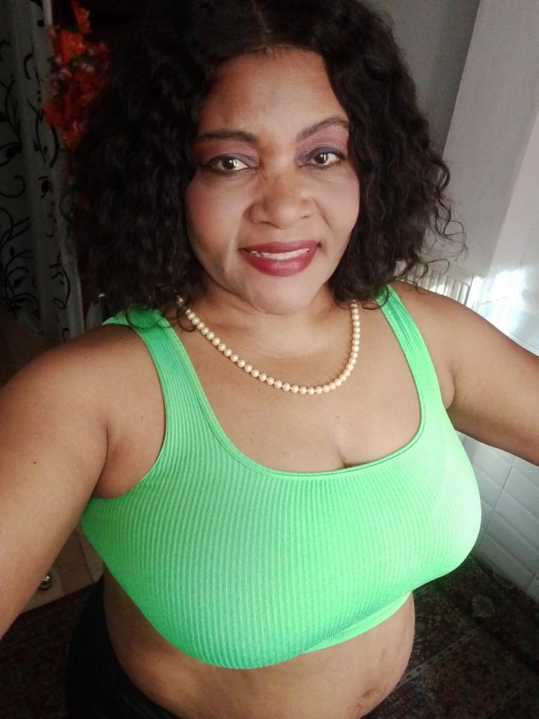 641704478: Chica busca chico en Mallorca