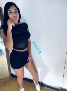 611223413: Chica busca chico en Barcelona