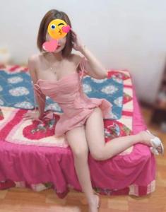 670726873: Chica busca chico en Barcelona