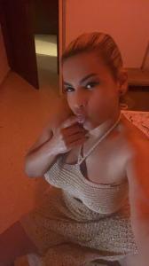 643011489: Chica busca chico en Granada