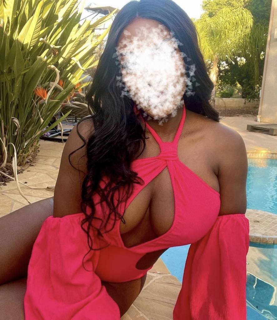 632870442: Chica busca chico en Barcelona