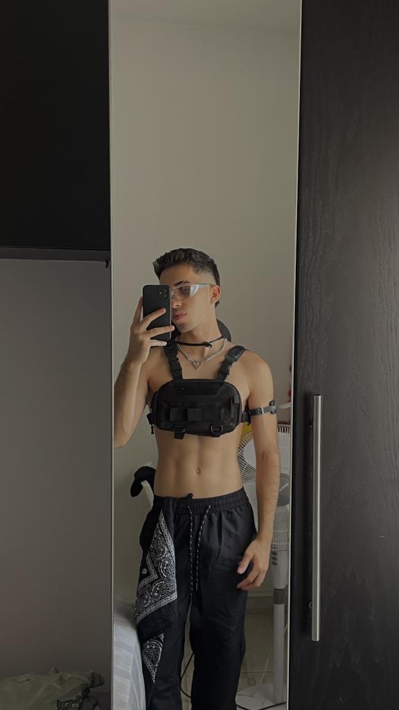 653604343: Chico busca chica en Málaga