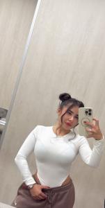 666682496: Chica busca chico en Ibiza