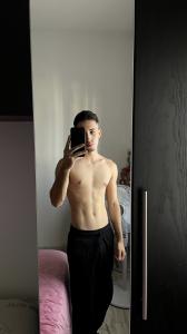 653604343: Chico busca chica en Málaga