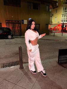 614609591: Chica busca chico en Barcelona