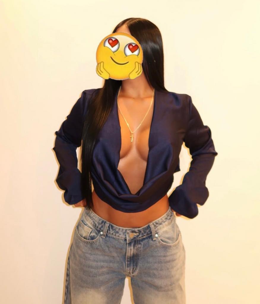 670860274: Chica busca chico en Madrid