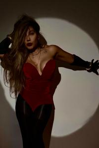 637082325: Chica busca chico en Madrid