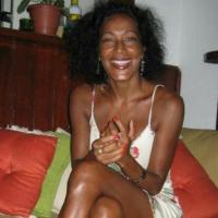 633496817: Chica busca chico en Gerona