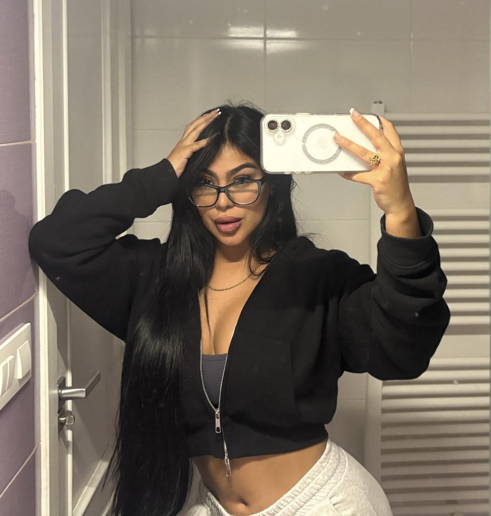 694262933: Chica busca chico en Pontevedra